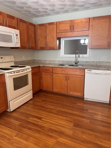 92 Trellis Drive 92, West Warwick, RI 02893