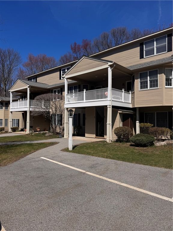 92 Trellis Drive 92, West Warwick, RI 02893