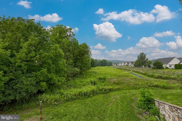 1828 BUCHERS ML, Lancaster, PA 17601