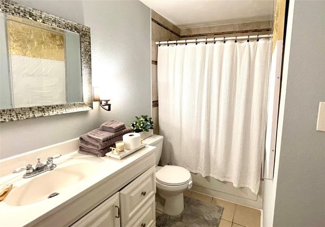 8521 Hearth Drive 3, Houston, TX 77054