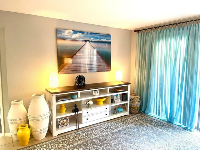 8521 Hearth Drive 3, Houston, TX 77054