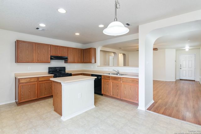 1531 AMBUSH CRK, San Antonio, TX 78245