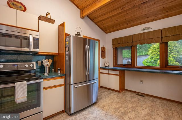 40 GOLFVIEW LN, Reading, PA 19606