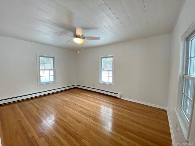 42 Amity Road, Warwick, NY 10990