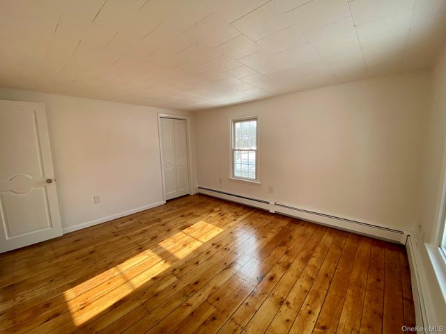 42 Amity Road, Warwick, NY 10990