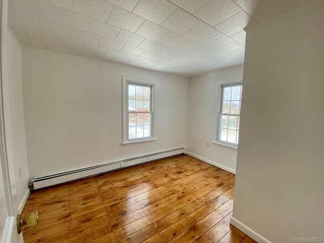 42 Amity Road, Warwick, NY 10990