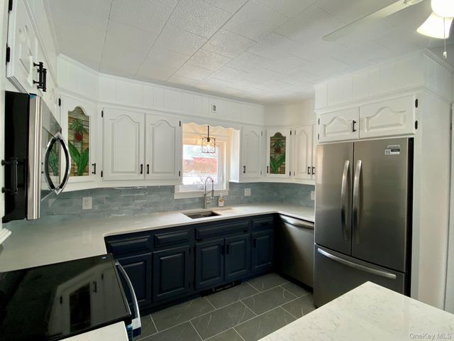 42 Amity Road, Warwick, NY 10990