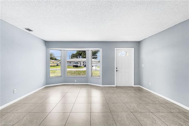 1435 SE 14th ST, Cape Coral, FL 33990