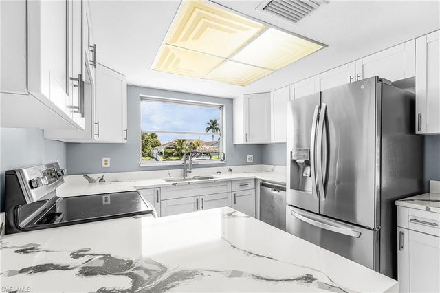 1435 SE 14th ST, Cape Coral, FL 33990
