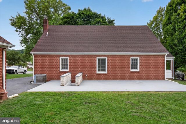 6 TERRACE PL, New Cumberland, PA 17070