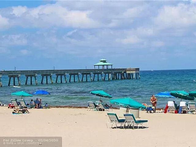 18 Oakridge B 18, Deerfield Beach, FL 33442