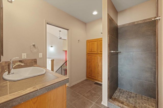 1316 E 56th Ave, Spokane, WA 99223