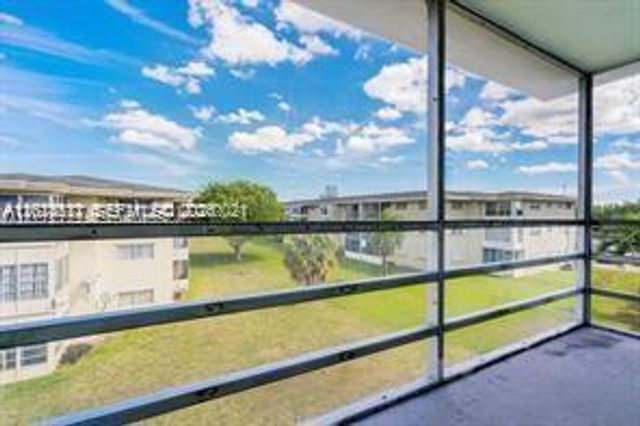 4750 NW 10th Court 308, Plantation, FL 33313