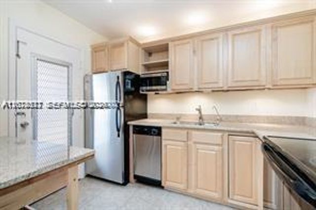 4750 NW 10th Court 308, Plantation, FL 33313