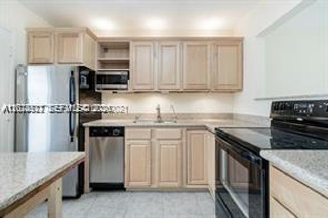 4750 NW 10th Court 308, Plantation, FL 33313