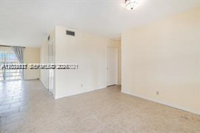 4750 NW 10th Court 308, Plantation, FL 33313