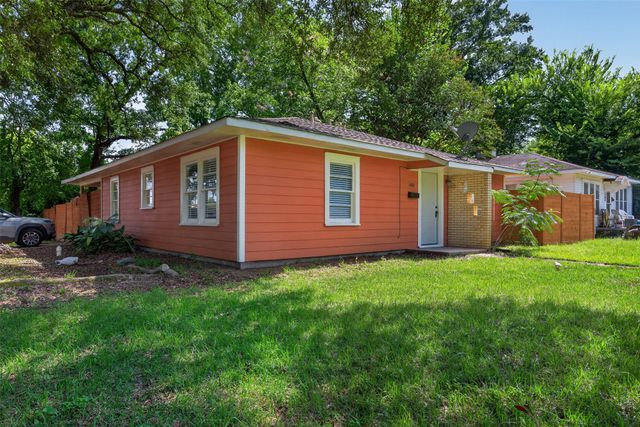 1401 Glen Oak Place, Shreveport, LA 71103