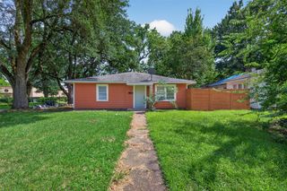 1401 Glen Oak Place, Shreveport, LA 71103