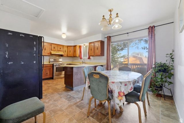 1903 W HYANNIS AVE, West Valley City, UT 84119