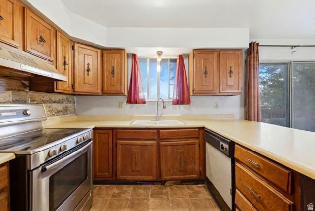 1903 W HYANNIS AVE, West Valley City, UT 84119