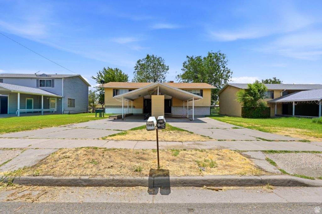1903 W HYANNIS AVE, West Valley City, UT 84119
