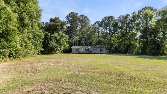 1429 Country Pond Lane, Willow Springs, NC 27592