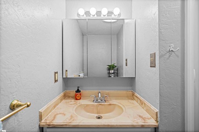 20 Hudson Street, Taylors, SC 29687