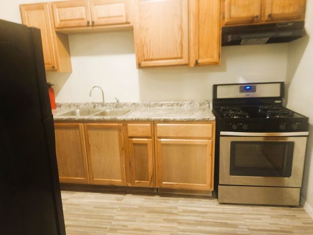 6730 S Clyde Avenue 1, Chicago, IL 60649