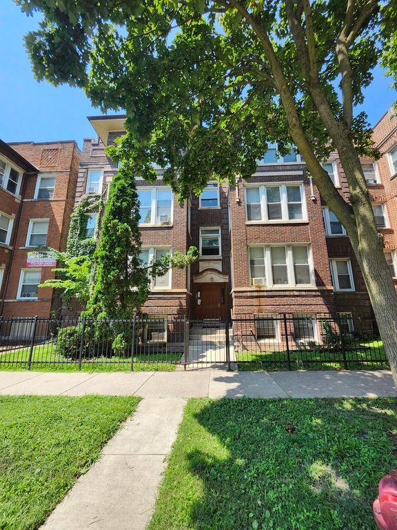 6730 S Clyde Avenue 1, Chicago, IL 60649