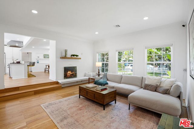 4744 Camellia Avenue, Valley Village, CA 91602