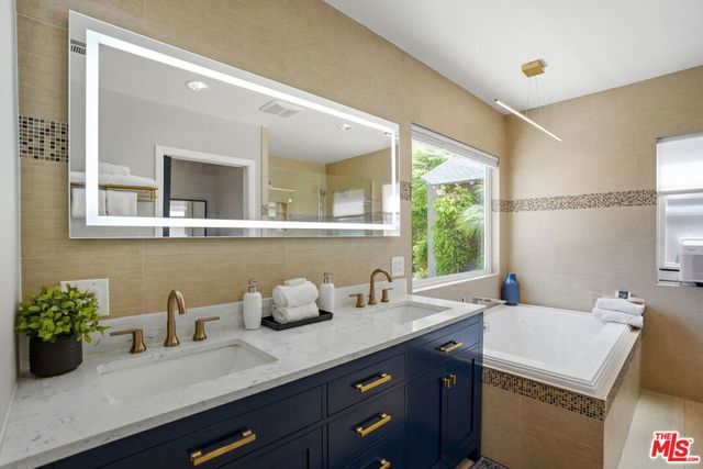 4744 Camellia Avenue, Valley Village, CA 91602