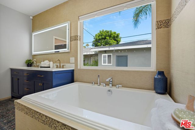 4744 Camellia Avenue, Valley Village, CA 91602