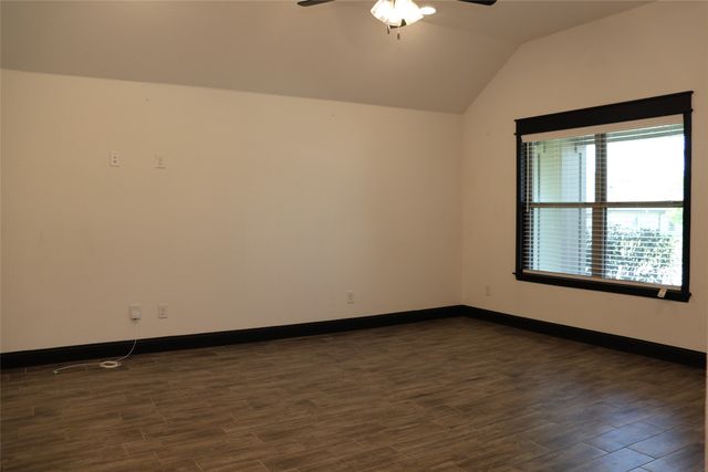 213 Clover Circle, Weatherford, TX 76086