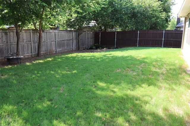 213 Clover Circle, Weatherford, TX 76086