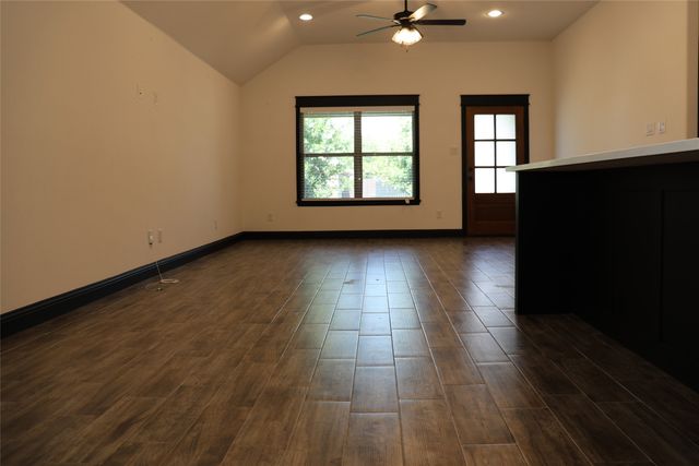 213 Clover Circle, Weatherford, TX 76086