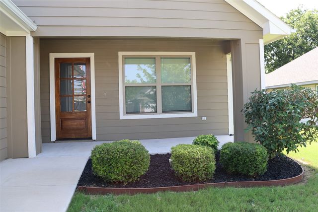 213 Clover Circle, Weatherford, TX 76086