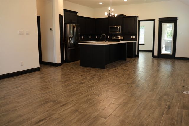 213 Clover Circle, Weatherford, TX 76086