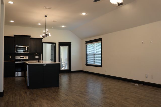 213 Clover Circle, Weatherford, TX 76086