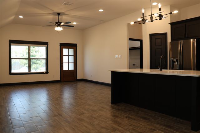 213 Clover Circle, Weatherford, TX 76086