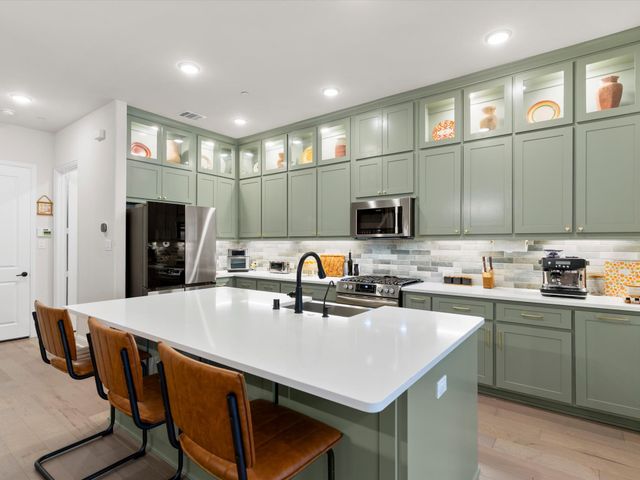 1888 Melinda Lane, Farmers Branch, TX 75234