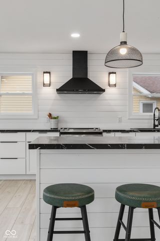 711 E 4th Street, Seymour, IN 47274