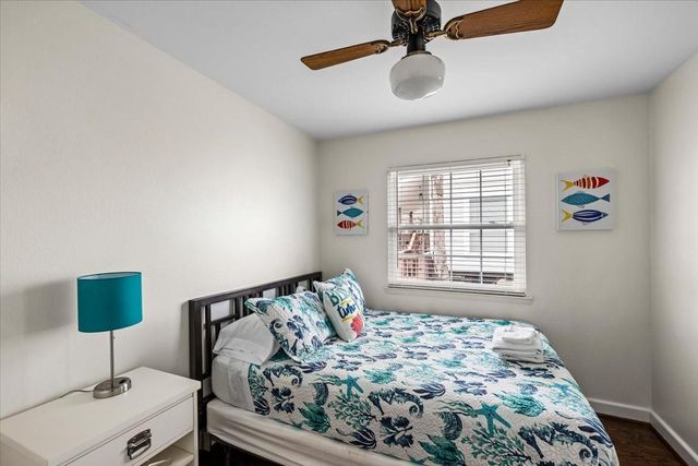 3718 Brewster Key Drive, Galveston, TX 77554