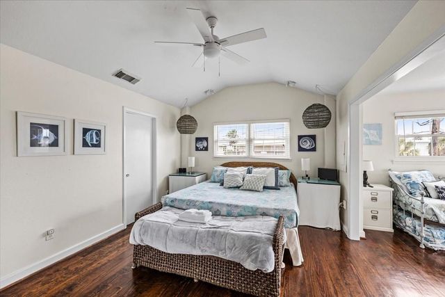 3718 Brewster Key Drive, Galveston, TX 77554