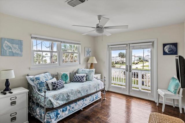 3718 Brewster Key Drive, Galveston, TX 77554