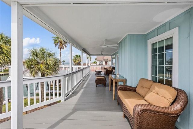 3718 Brewster Key Drive, Galveston, TX 77554