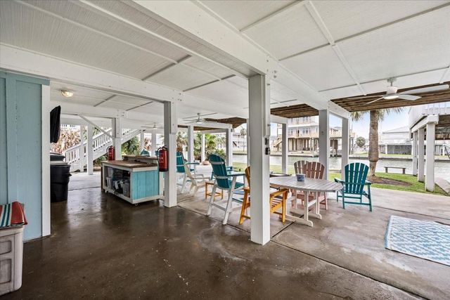 3718 Brewster Key Drive, Galveston, TX 77554