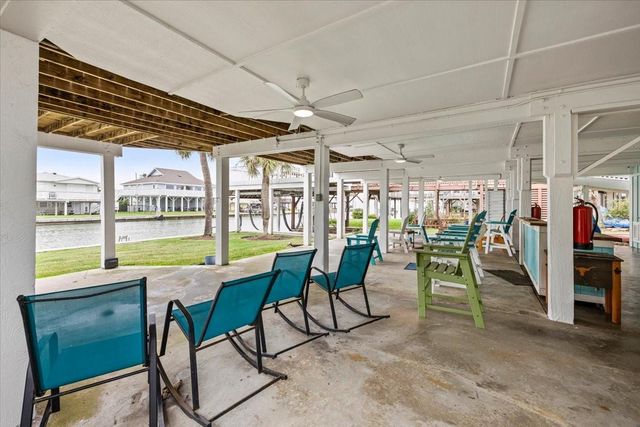 3718 Brewster Key Drive, Galveston, TX 77554