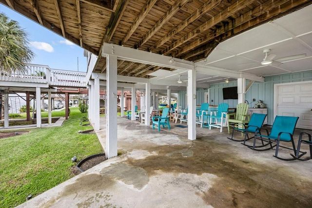 3718 Brewster Key Drive, Galveston, TX 77554