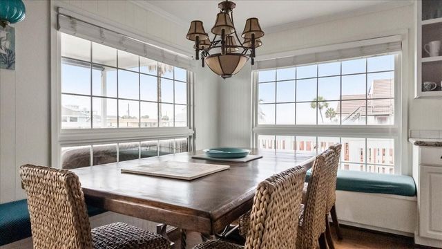 3718 Brewster Key Drive, Galveston, TX 77554