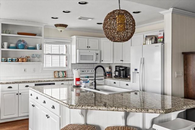 3718 Brewster Key Drive, Galveston, TX 77554